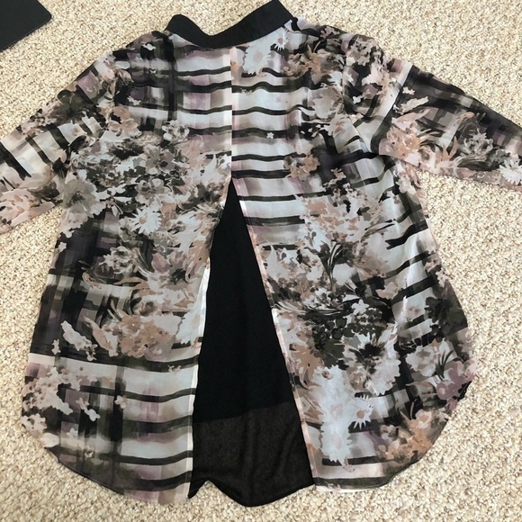 Simply Vera Wang Fully Lined Hi-low, like new - Picture 2 of 8